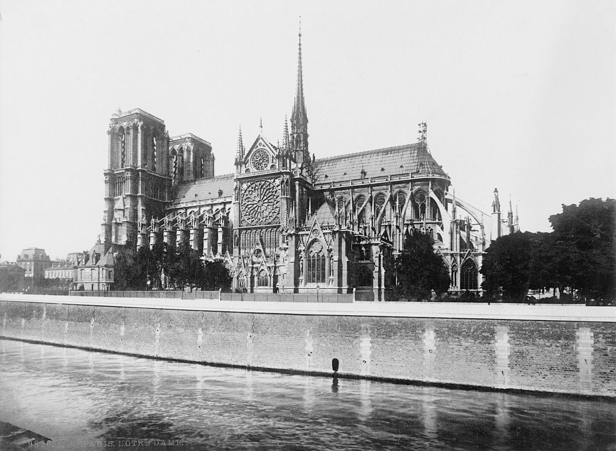 A lángoló Notre Dame: a fotográfia és az emlékezet új viszonyrendszere